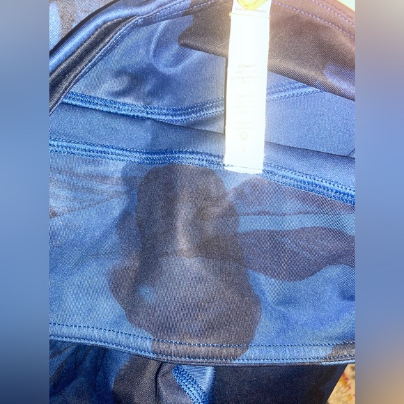 Lululemon Wunder Under Crop Inky Blue Black Floral Legging - Picture 4 of 4